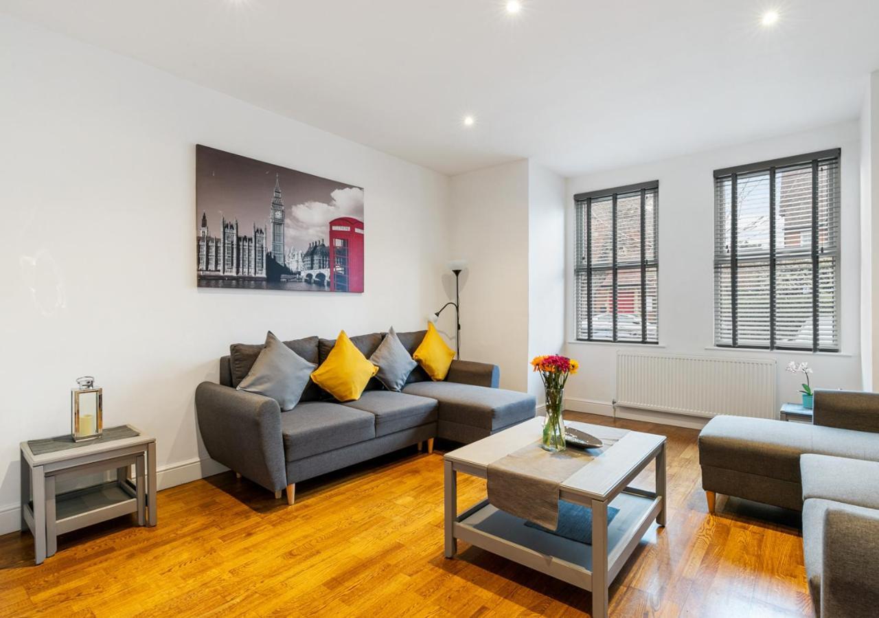 Two Bed Flat In Bush Hill Park Apartment Enfield Bagian luar foto