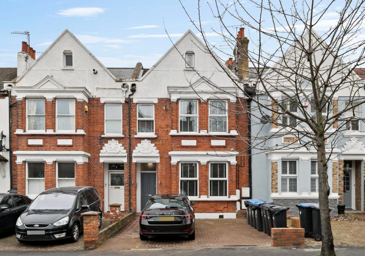 Two Bed Flat In Bush Hill Park Apartment Enfield Bagian luar foto