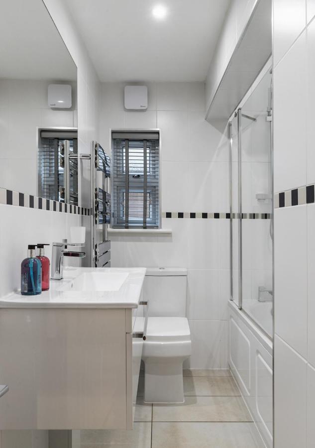 Two Bed Flat In Bush Hill Park Apartment Enfield Bagian luar foto