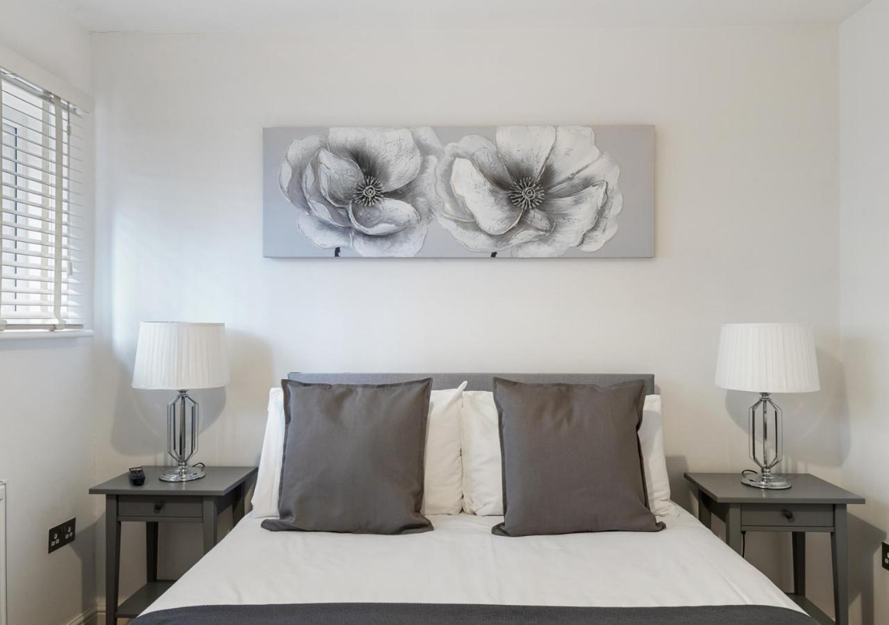 Two Bed Flat In Bush Hill Park Apartment Enfield Bagian luar foto